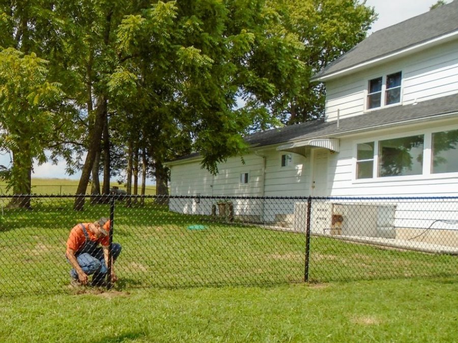 Fairgrove Missouri DIY Fence Installation
